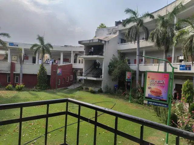 Shaheed Bhagat Singh College Campus photo 22